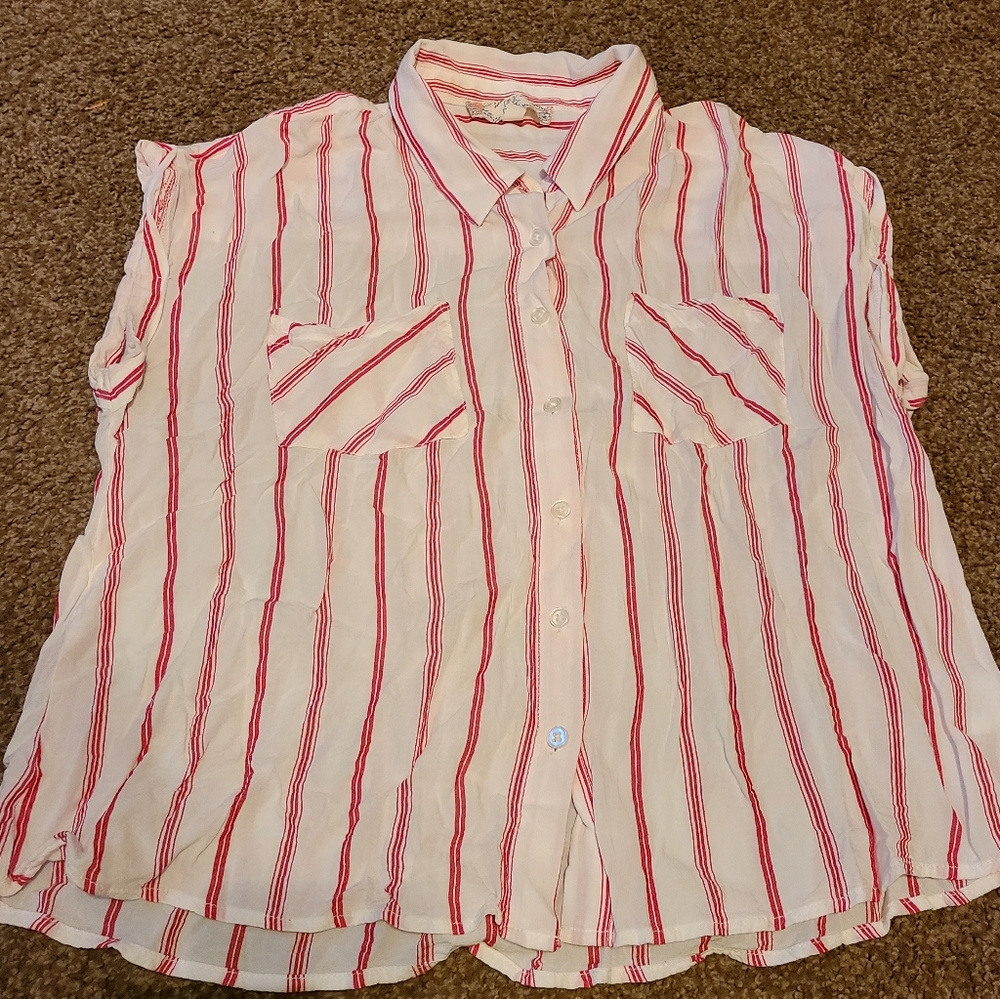 Pink Rose cap sleeve shirt.  Size L